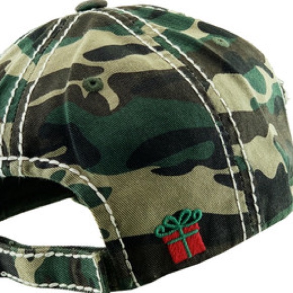 MERRY CHRISTMAS Y'ALL WASHED VINTAGE BALLCAP - Picture 4 of 12